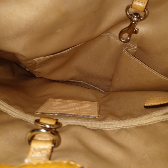 Coach Leather Pocketbook with 2 Side Pockets - Picture 9 of 11